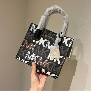 Michael Kors Mercer Messenger with Graphic Logo